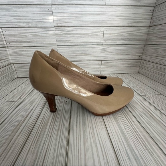 Clarks Shoes - Clark’s women’s nude heels